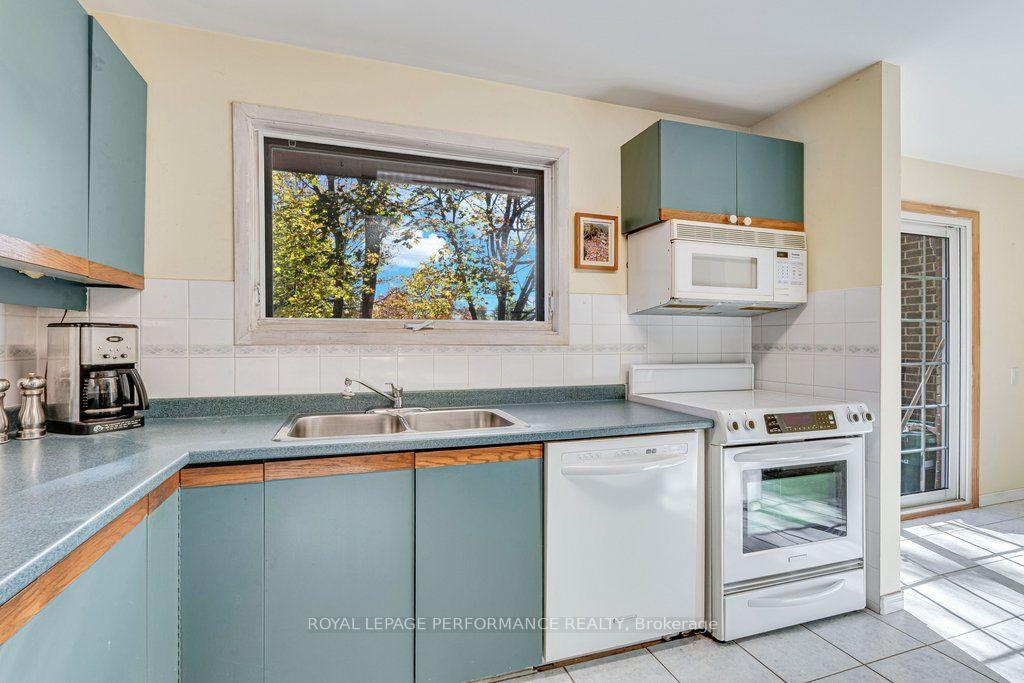 Photo 7 of Unit 32, 2111 Montreal Road, Ottawa, Beaconwood — HOMEH