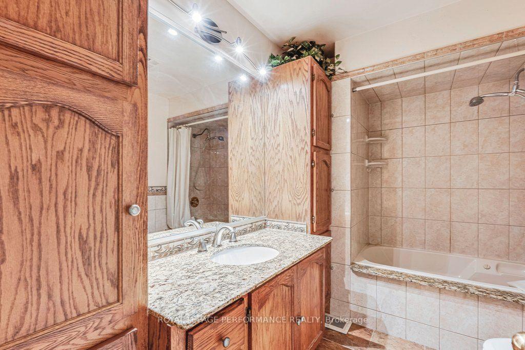 Photo 19 of Unit 32, 2111 Montreal Road, Ottawa, Beaconwood — HOMEH