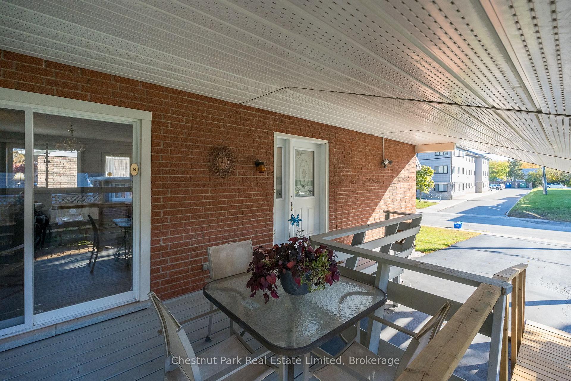 Photo 4 of 12 Spring Street, Prince Edward County, Picton — HOMEH