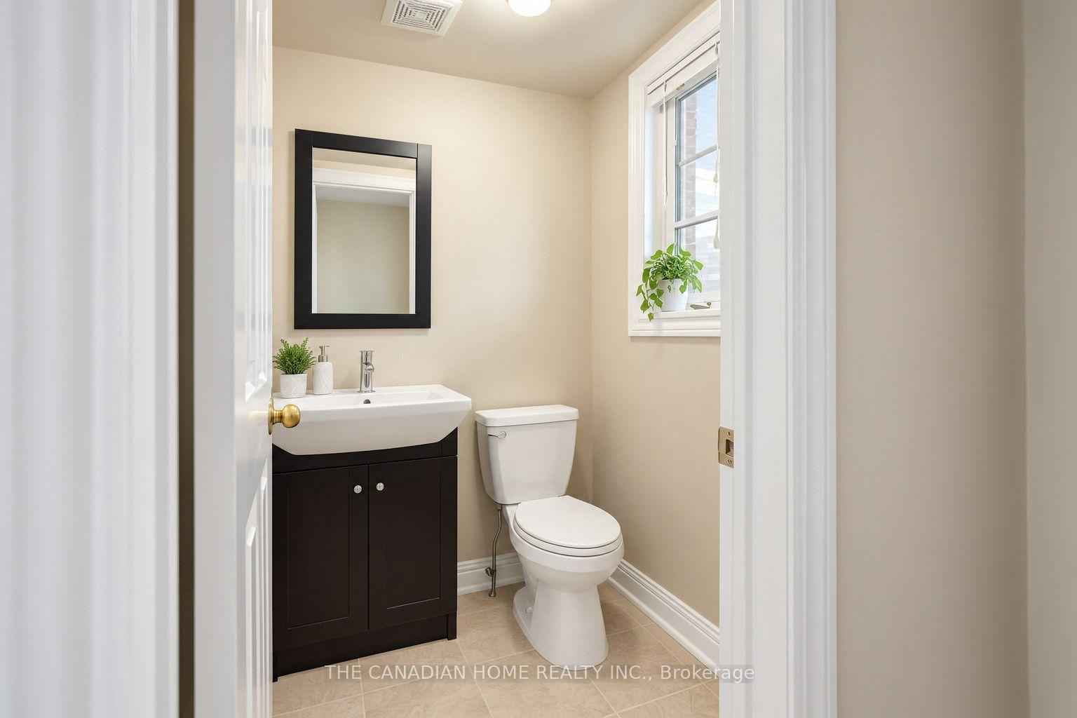 Photo 13 of 10 Dunvegan Crescent, Brampton, Fletcher's Meadow — HOMEH