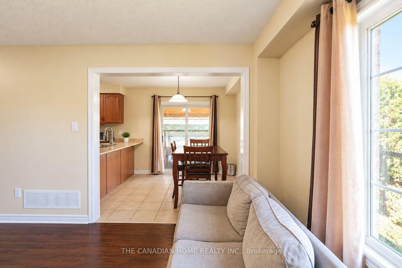 Photo 19 of 10 Dunvegan Crescent, Brampton, Fletcher's Meadow — HOMEH