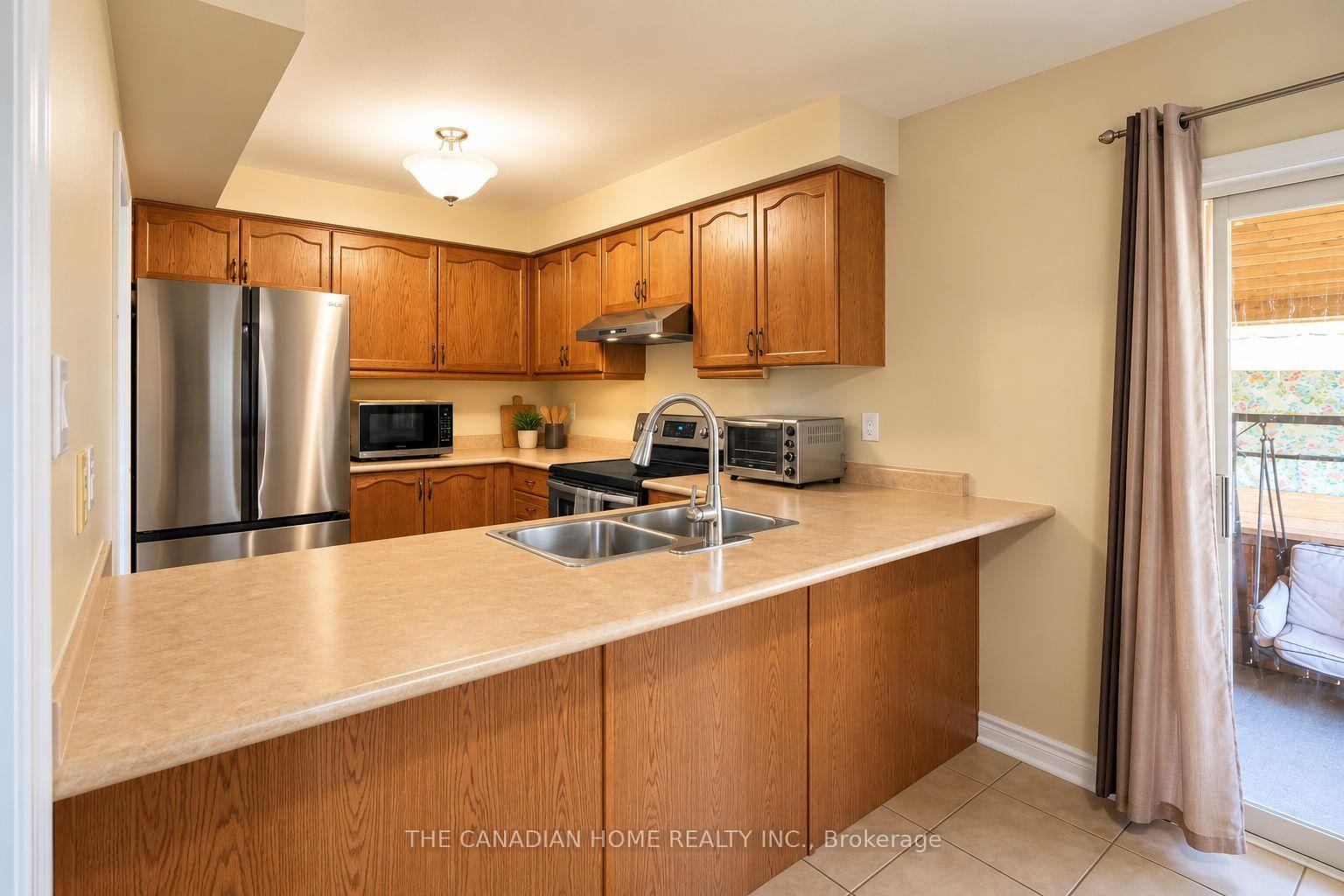 Photo 23 of 10 Dunvegan Crescent, Brampton, Fletcher's Meadow — HOMEH
