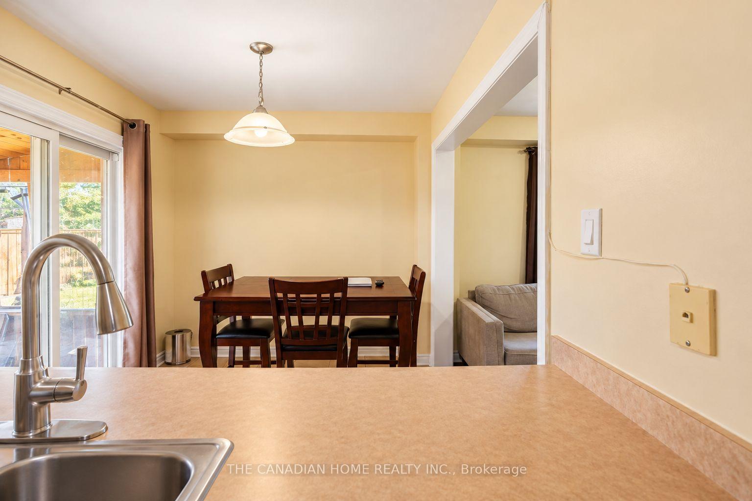 Photo 25 of 10 Dunvegan Crescent, Brampton, Fletcher's Meadow — HOMEH