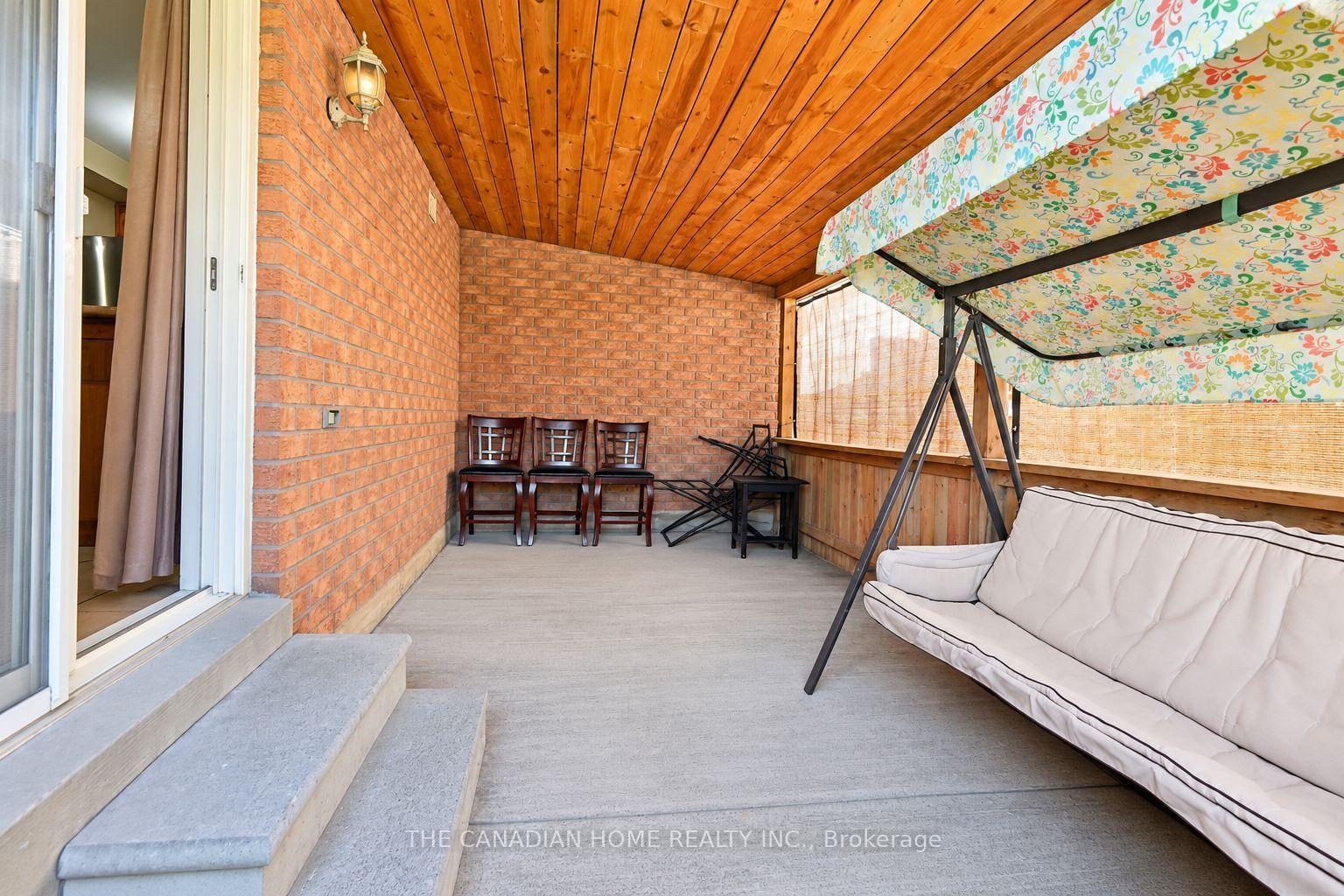 Photo 26 of 10 Dunvegan Crescent, Brampton, Fletcher's Meadow — HOMEH