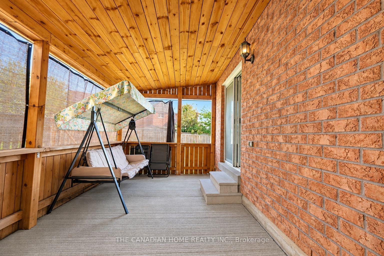 Photo 27 of 10 Dunvegan Crescent, Brampton, Fletcher's Meadow — HOMEH