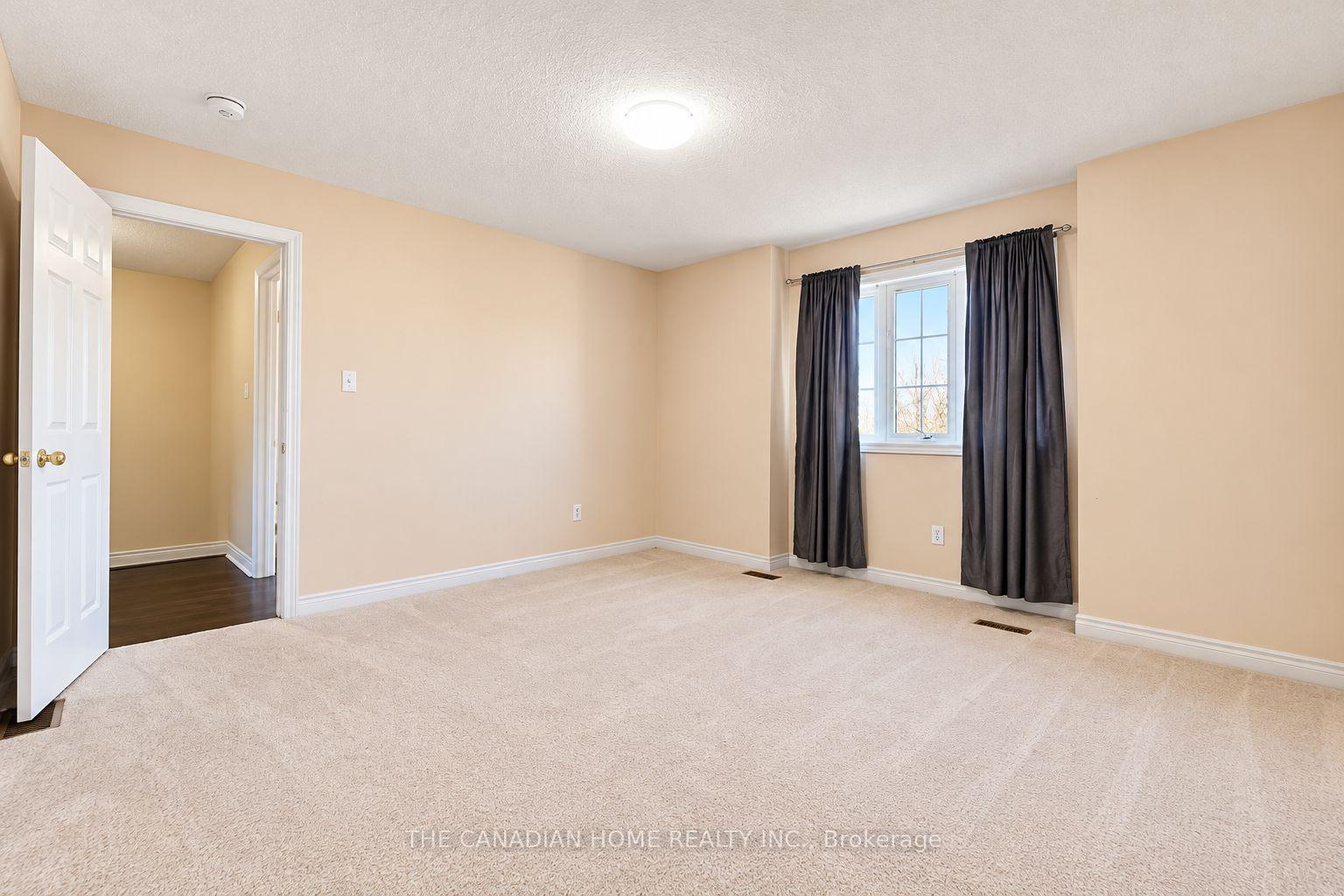 Photo 37 of 10 Dunvegan Crescent, Brampton, Fletcher's Meadow — HOMEH