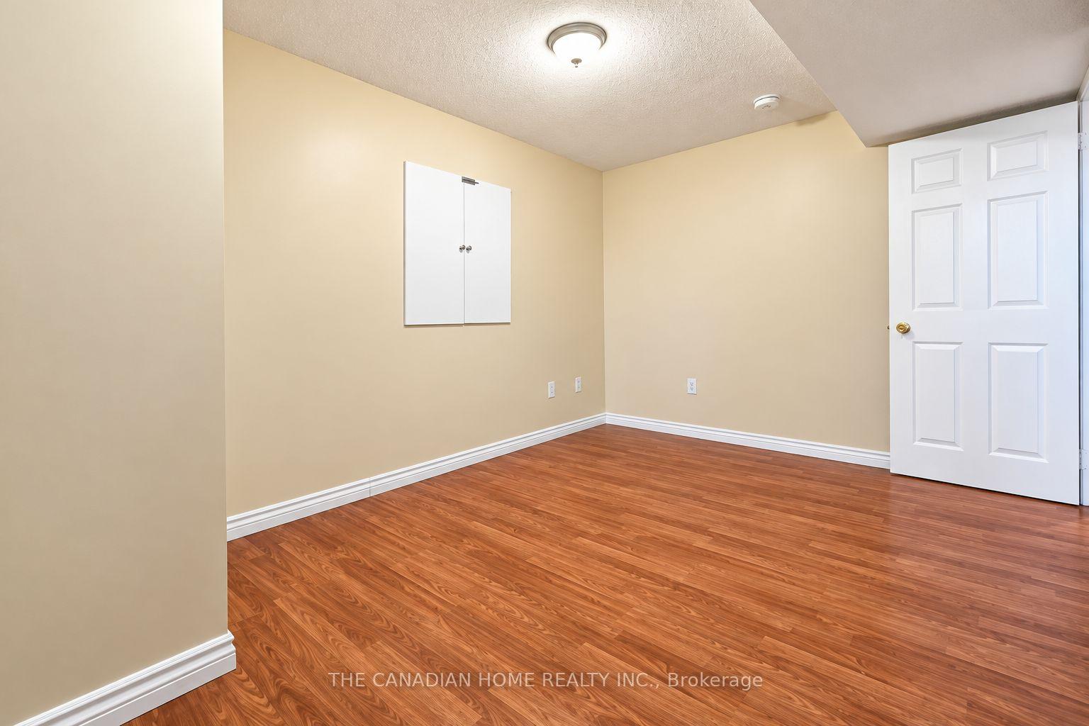 Photo 38 of 10 Dunvegan Crescent, Brampton, Fletcher's Meadow — HOMEH