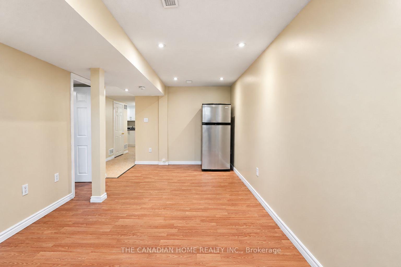 Photo 42 of 10 Dunvegan Crescent, Brampton, Fletcher's Meadow — HOMEH