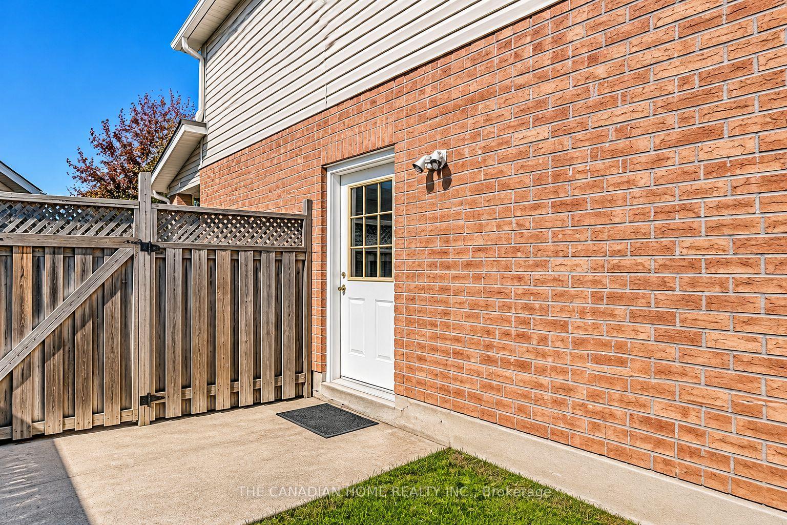 Photo 44 of 10 Dunvegan Crescent, Brampton, Fletcher's Meadow — HOMEH