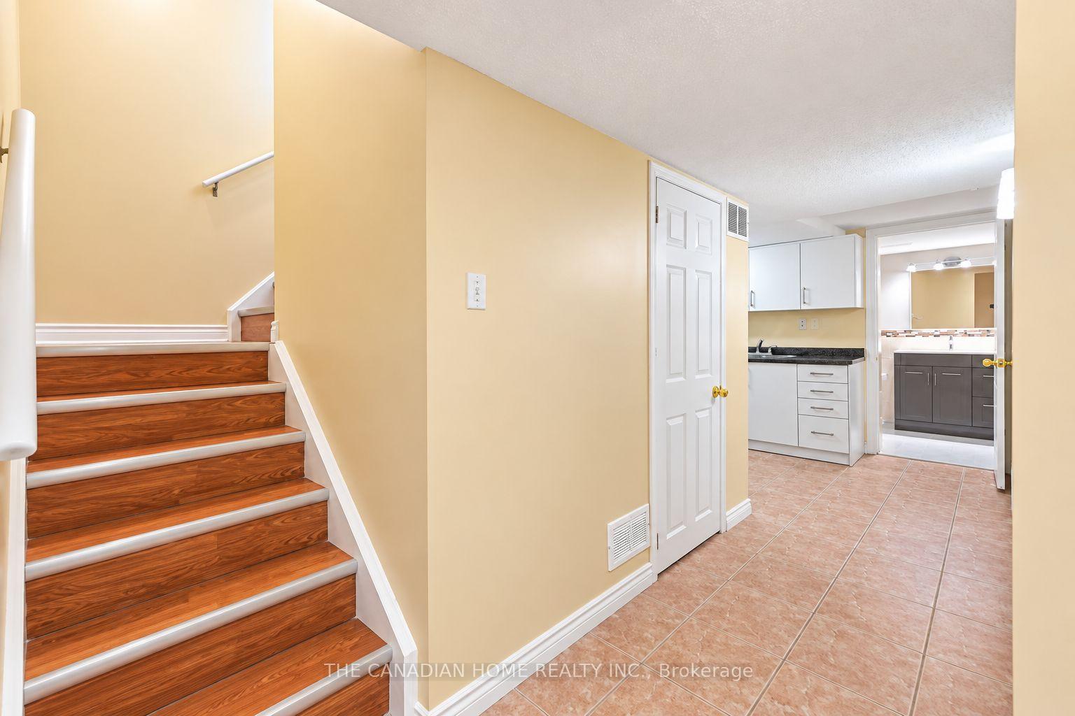 Photo 45 of 10 Dunvegan Crescent, Brampton, Fletcher's Meadow — HOMEH