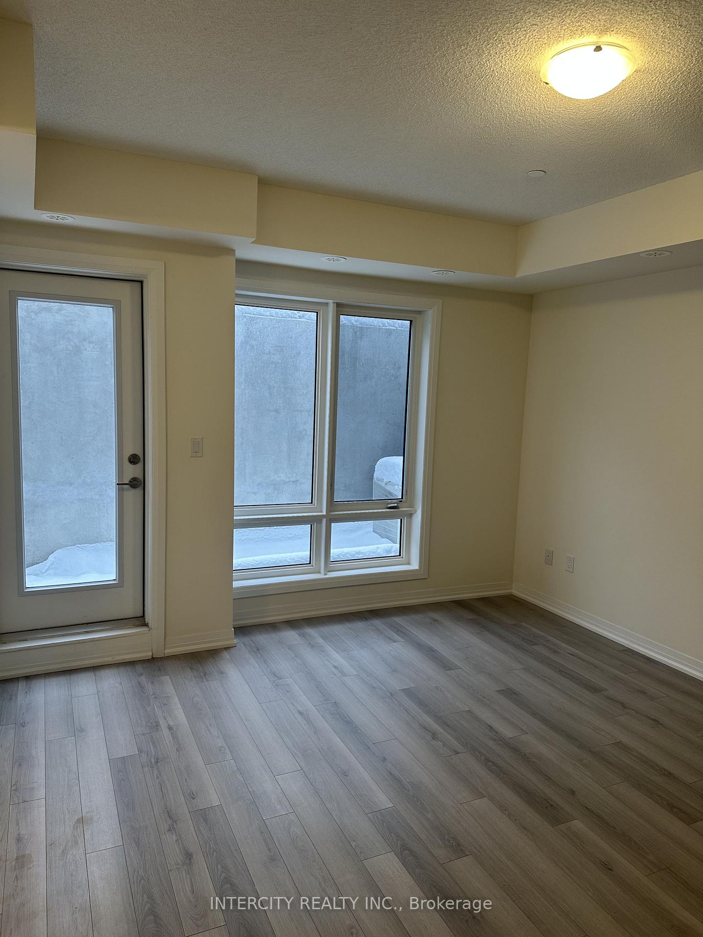 Photo 2 of Unit 13, 245 McLevin Avenue, Scarborough, Malvern — HOMEH