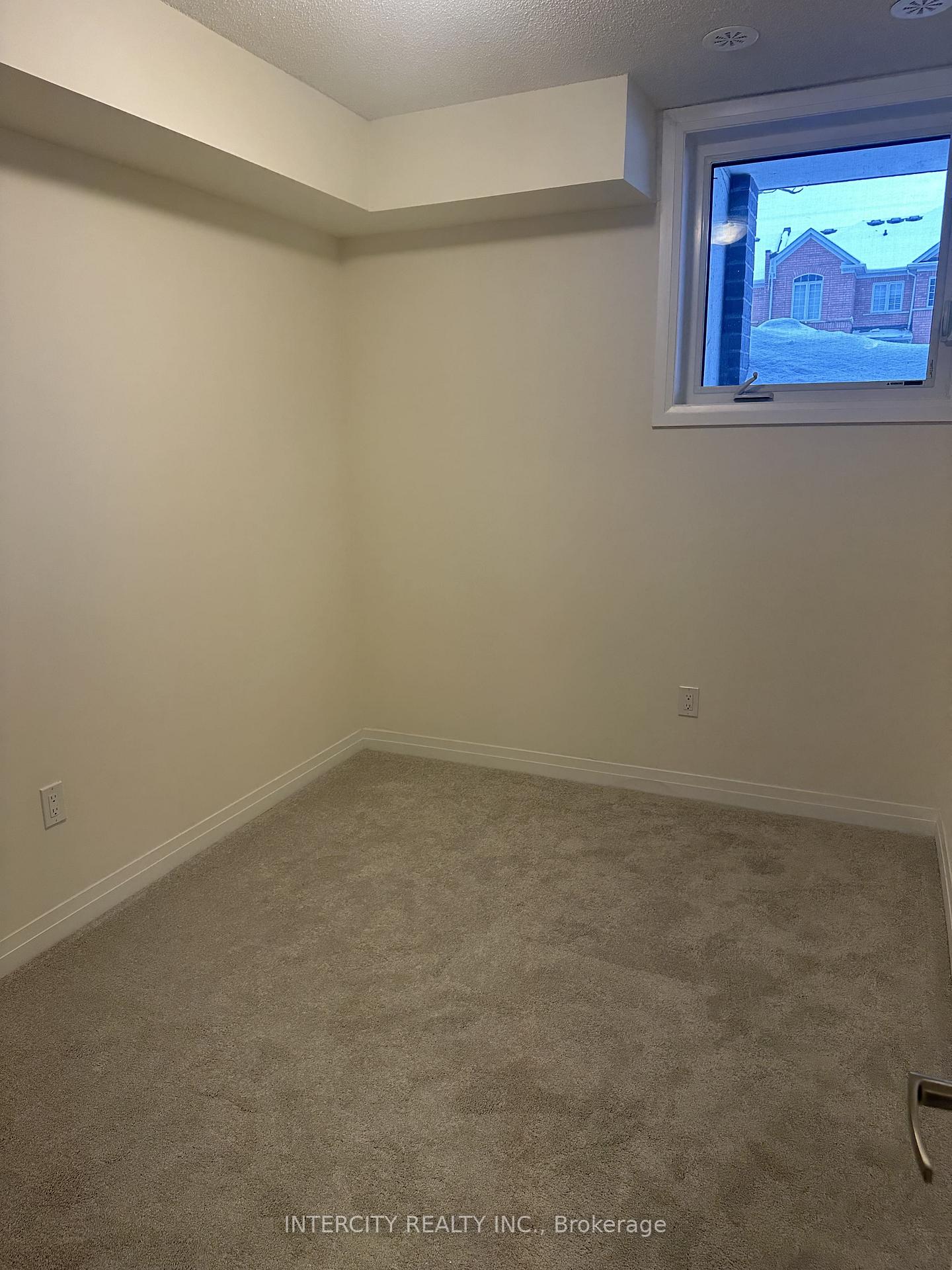 Photo 9 of Unit 13, 245 McLevin Avenue, Scarborough, Malvern — HOMEH