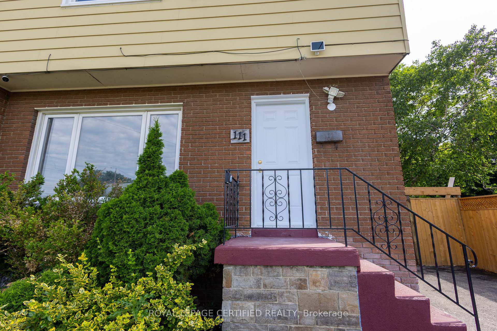 Photo 7 of 111 Limeridge Road W, Hamilton, Rolston — HOMEH