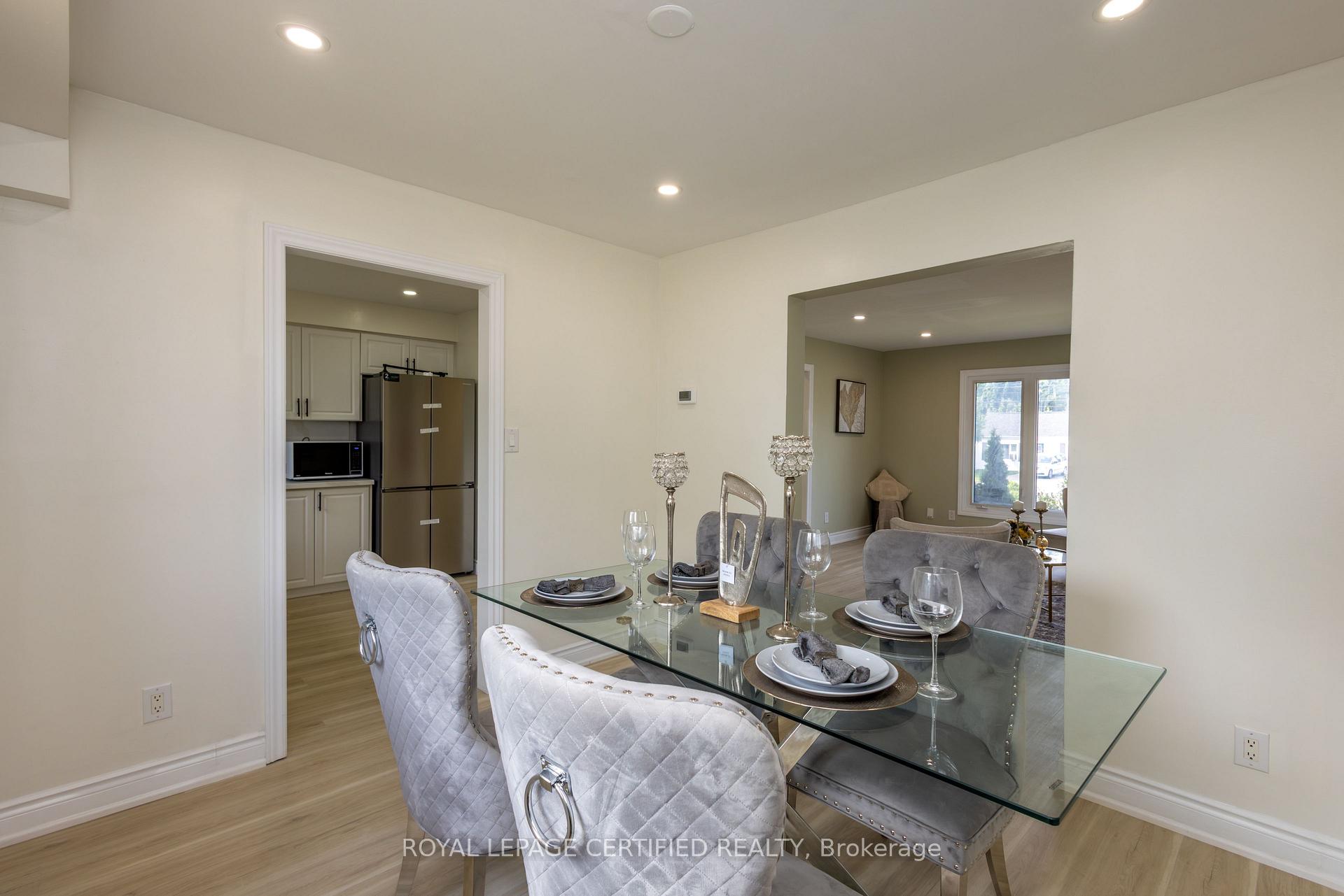 Photo 13 of 111 Limeridge Road W, Hamilton, Rolston — HOMEH