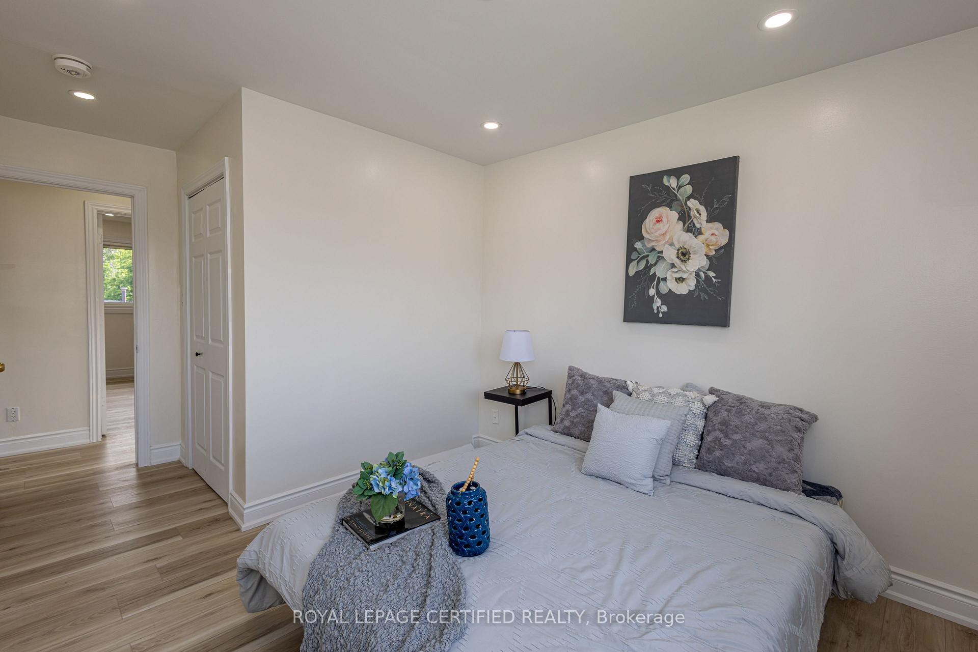 Photo 23 of 111 Limeridge Road W, Hamilton, Rolston — HOMEH