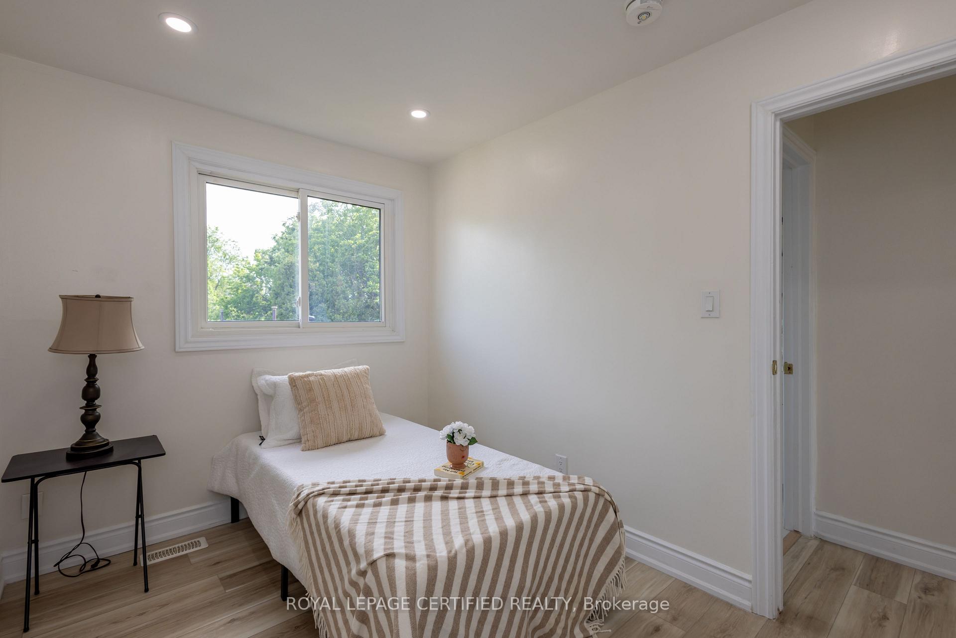 Photo 25 of 111 Limeridge Road W, Hamilton, Rolston — HOMEH