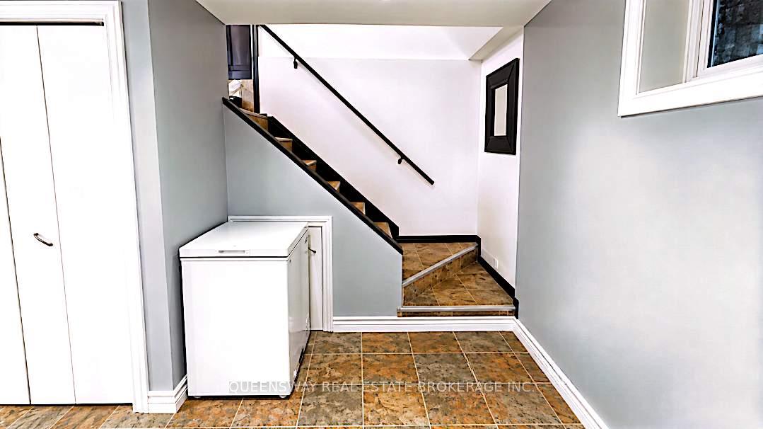 Photo 4 of Unit Basement, 34 Tower Crescent, Barrie, Allandale Heights — HOMEH