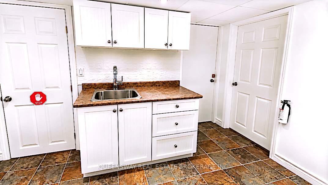 Photo 8 of Unit Basement, 34 Tower Crescent, Barrie, Allandale Heights — HOMEH