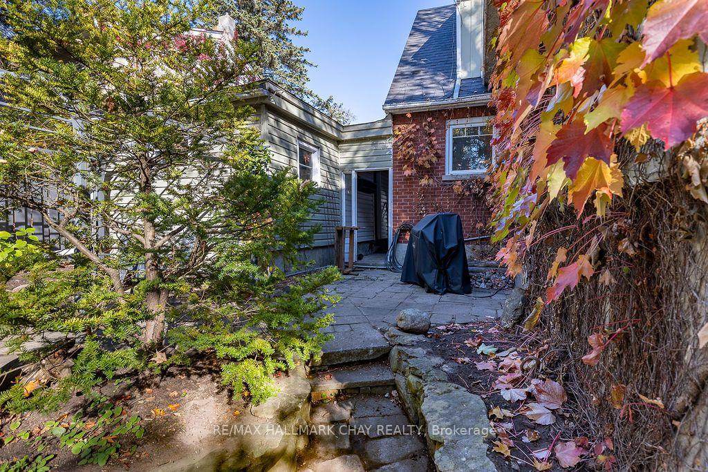 Photo 6 of 63 Napier Street, Barrie, Codrington — HOMEH