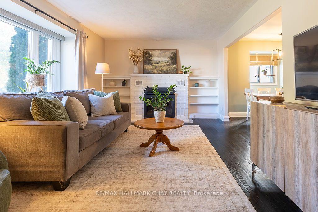 Photo 7 of 63 Napier Street, Barrie, Codrington — HOMEH