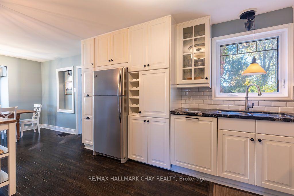 Photo 10 of 63 Napier Street, Barrie, Codrington — HOMEH