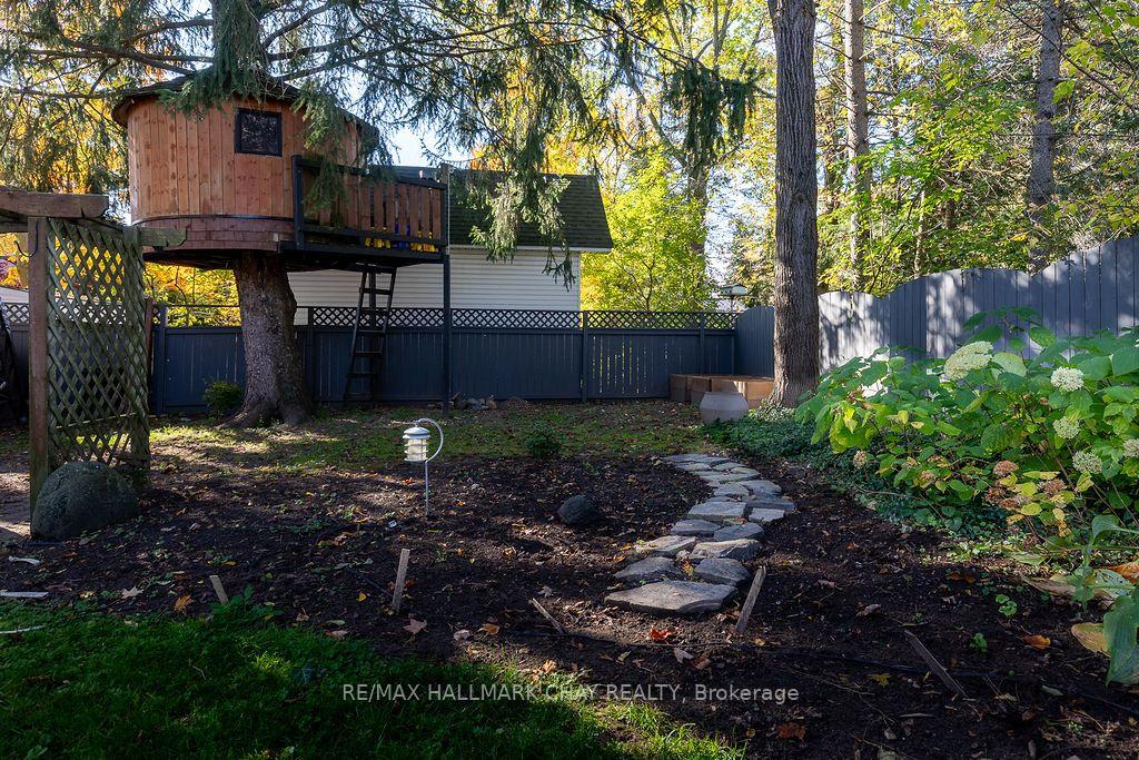 Photo 27 of 63 Napier Street, Barrie, Codrington — HOMEH