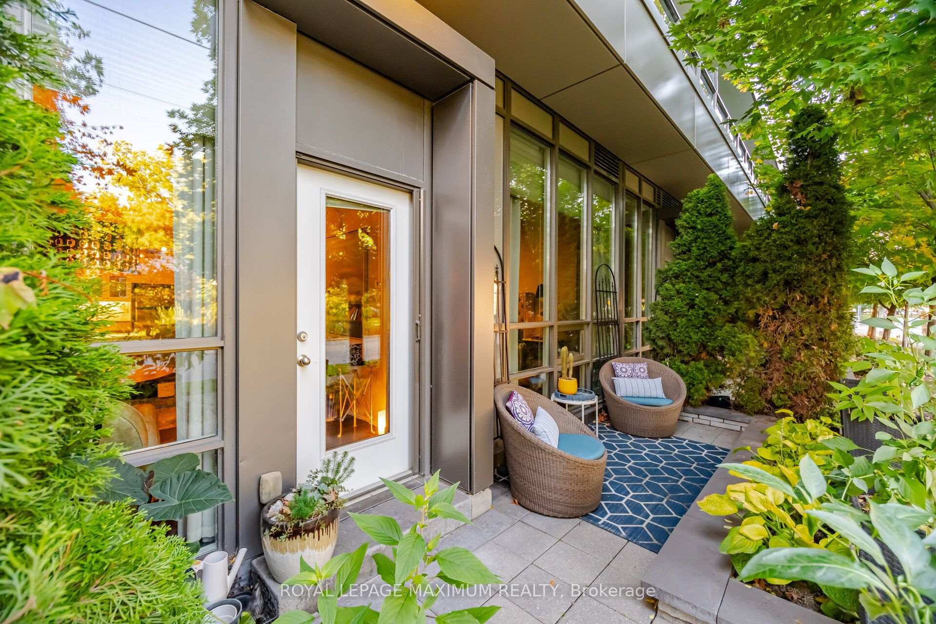 Front of Unit 104, 8 Fieldway Road