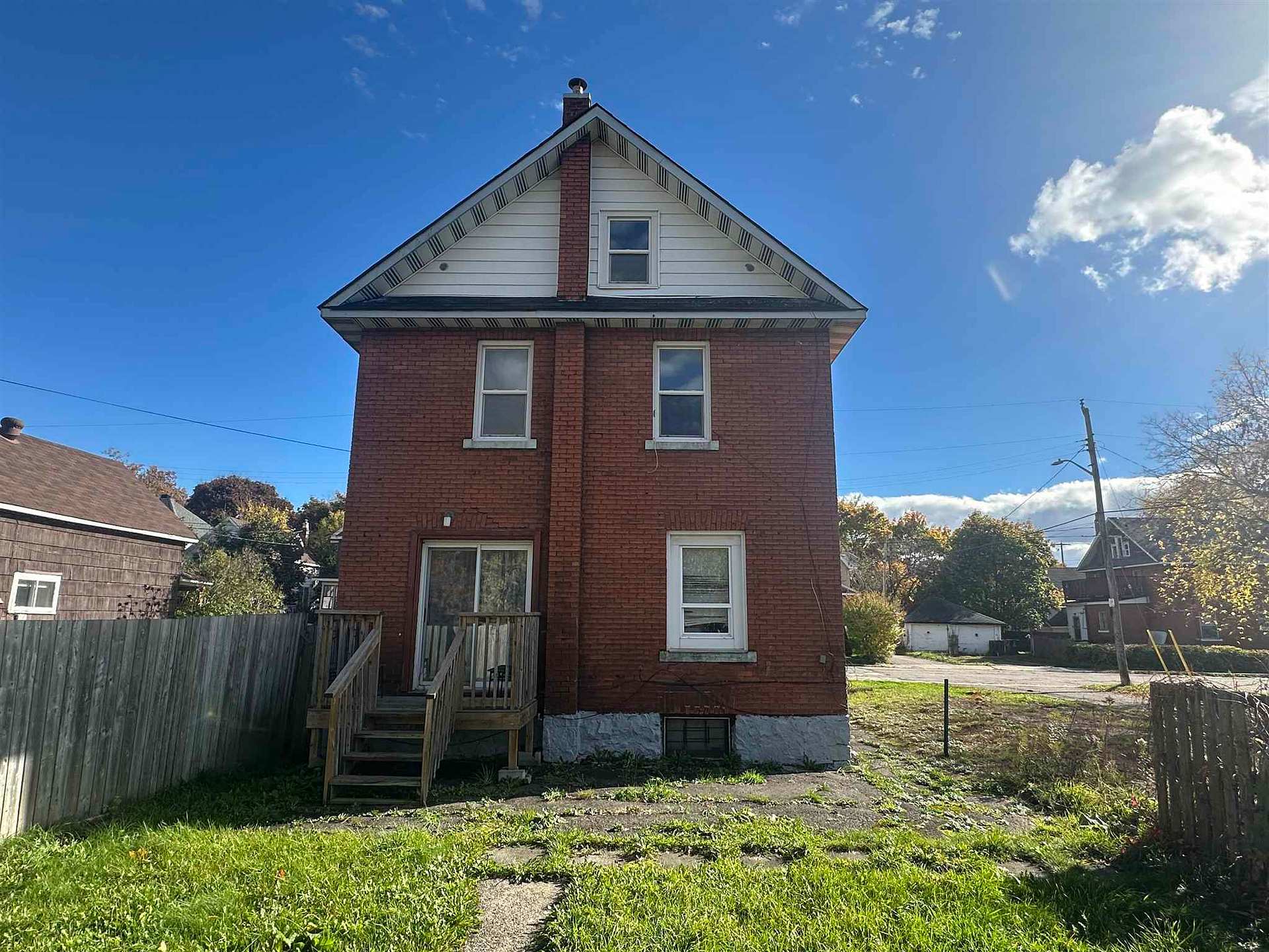 Photo 3 of 17 Abbott Street, Sault Ste Marie, Ward 2 — HOMEH