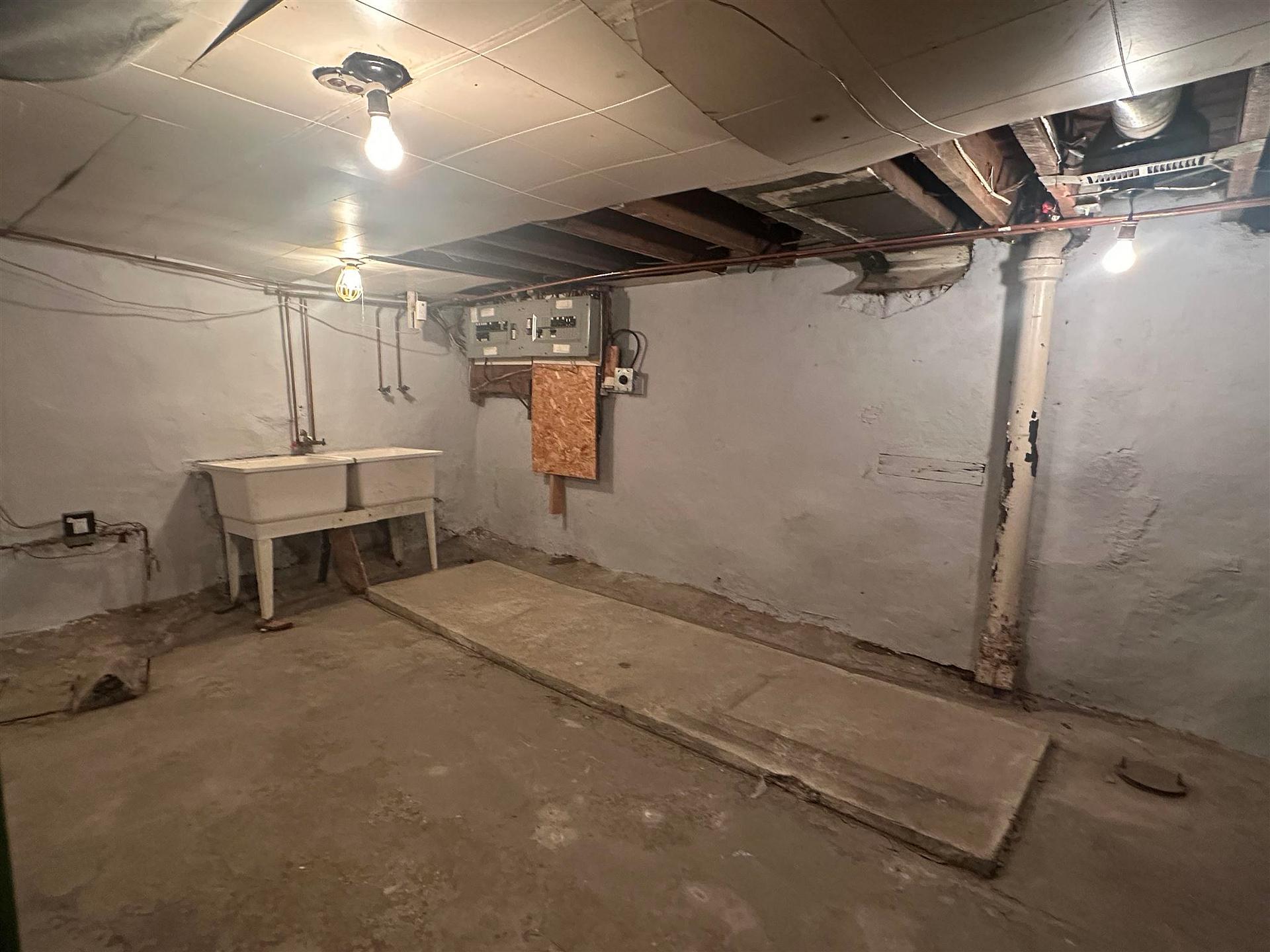 Photo 18 of 17 Abbott Street, Sault Ste Marie, Ward 2 — HOMEH
