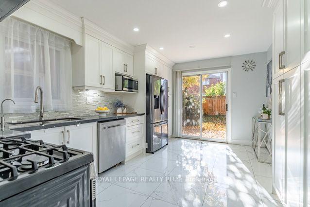 Photo 14 of 3446 Bertrand Drive, Mississauga, Erin Mills — HOMEH