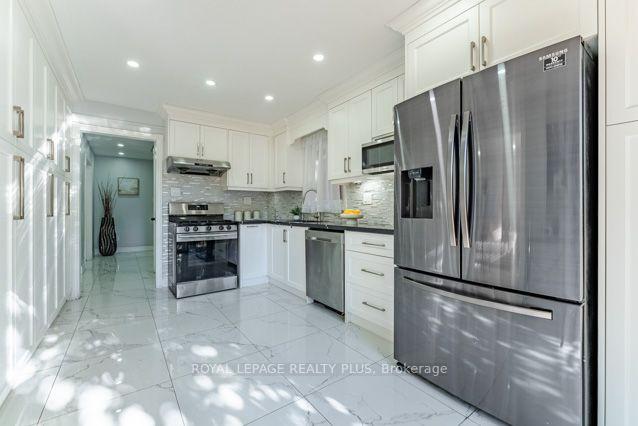 Photo 16 of 3446 Bertrand Drive, Mississauga, Erin Mills — HOMEH