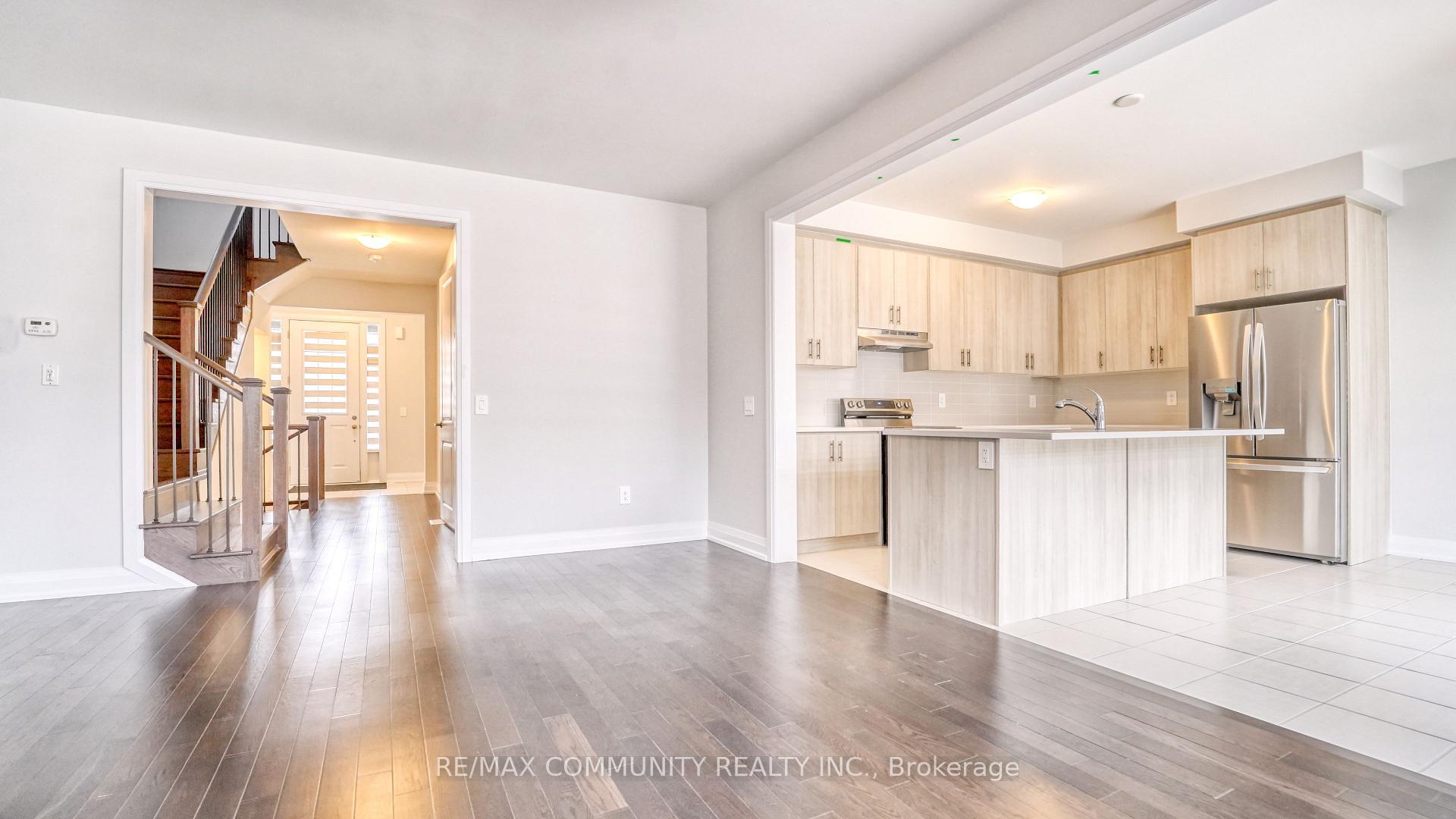 Photo 6 of 21 Corley Street, Kawartha Lakes, Lindsay — HOMEH