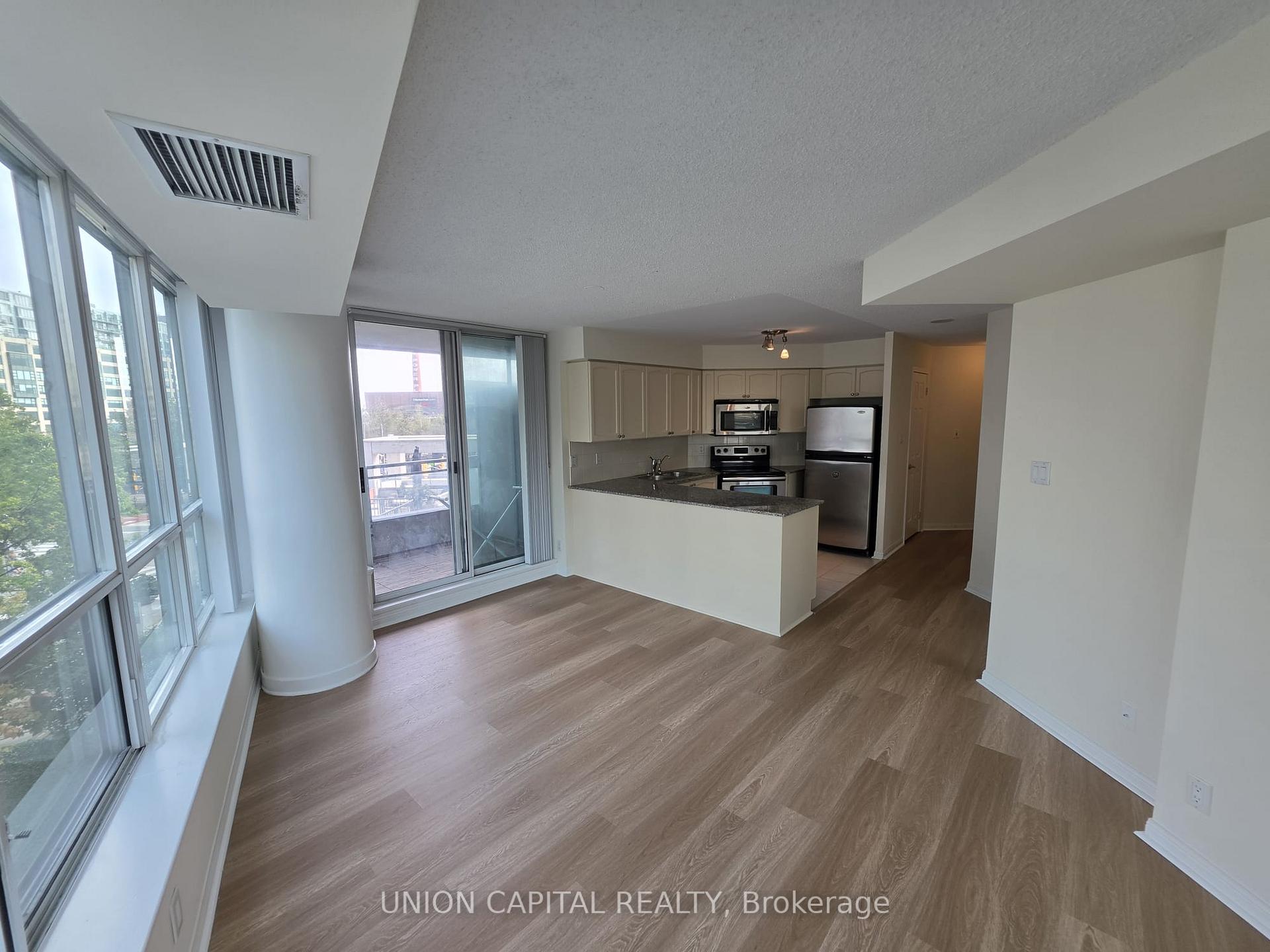 Photo 6 of Unit 302, 228 Queens Quay W, Toronto, Waterfront Communities — HOMEH