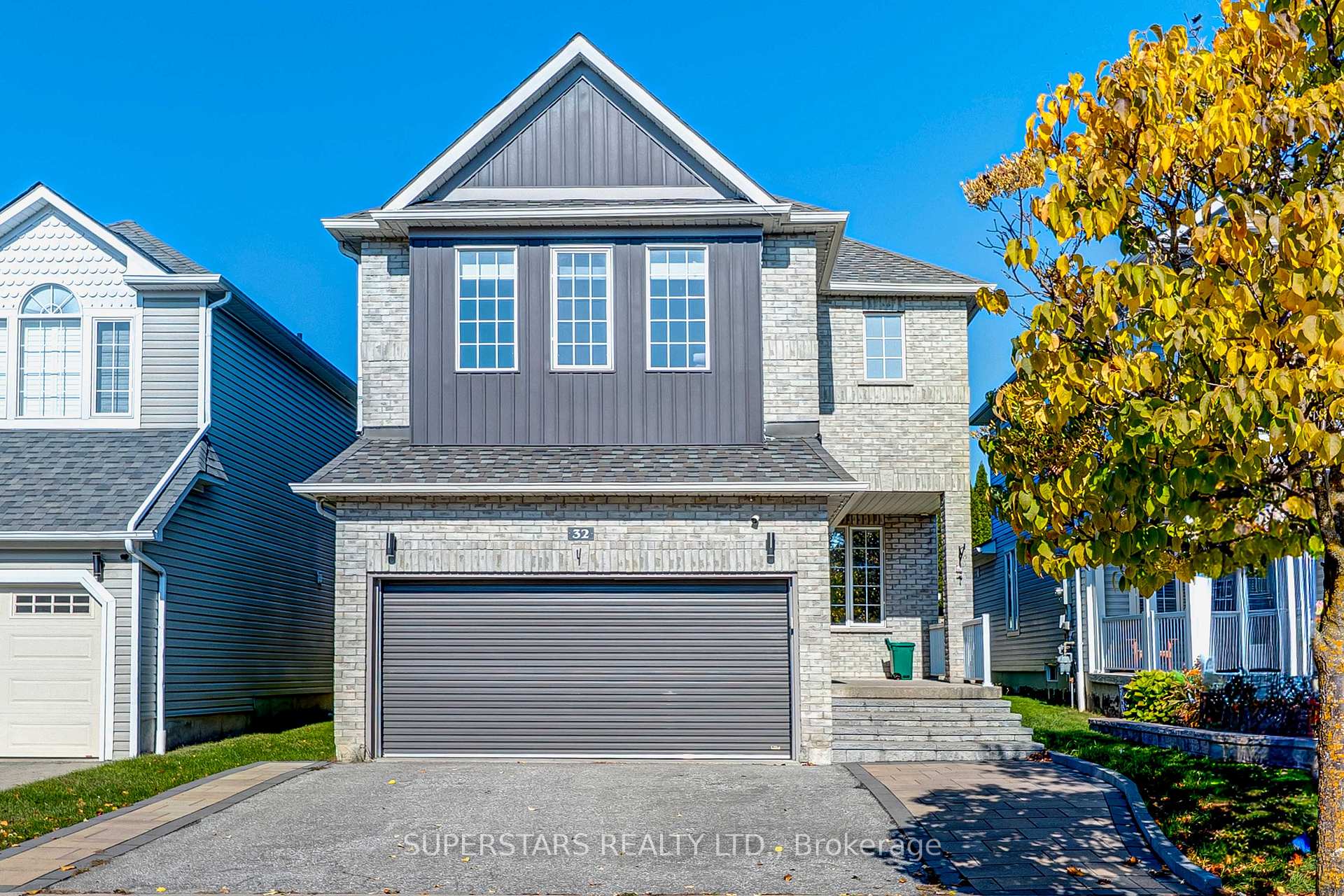 Photo 2 of 32 Divine Drive, Whitby, Rolling Acres — HOMEH