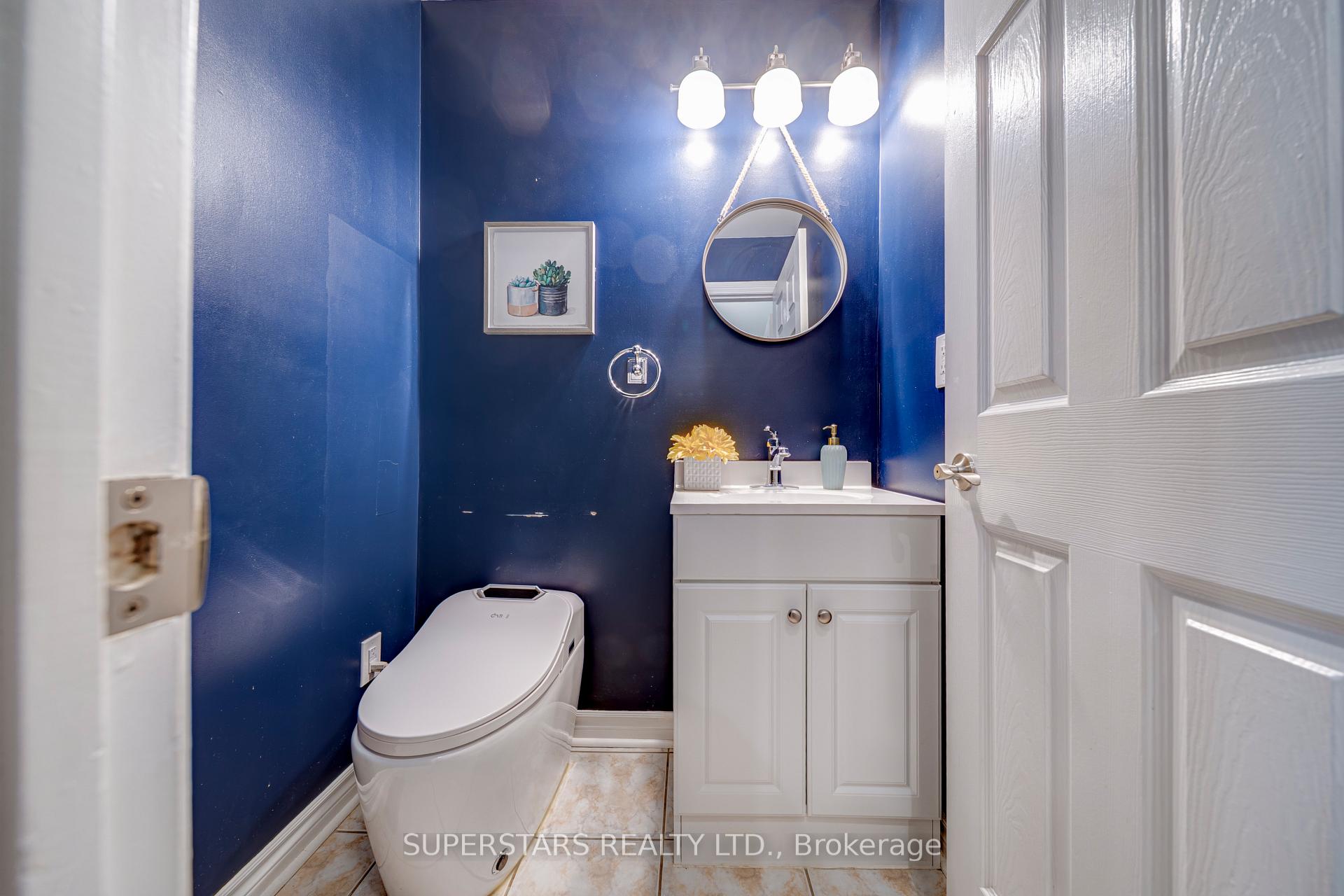 Photo 14 of 32 Divine Drive, Whitby, Rolling Acres — HOMEH