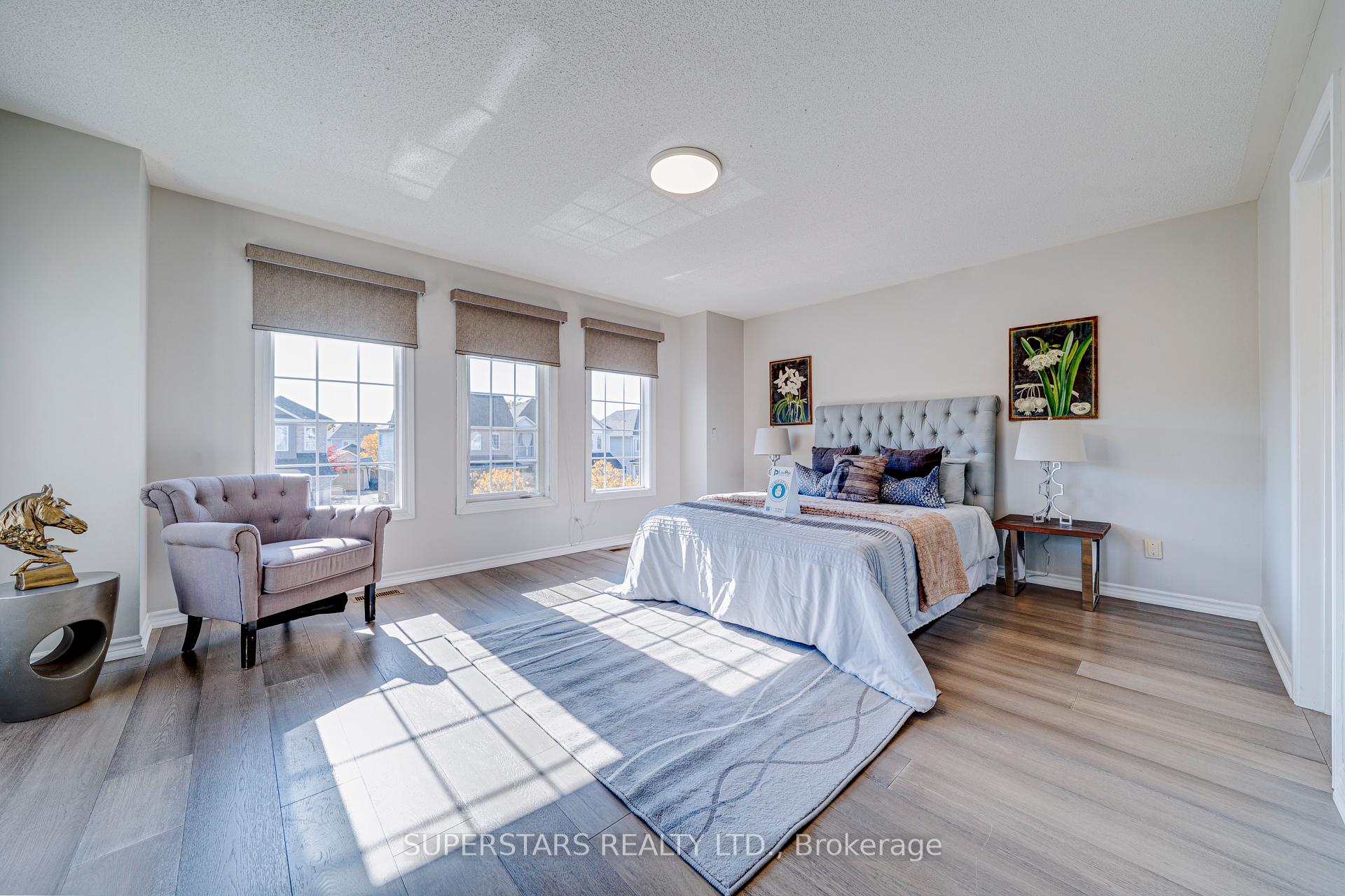 Photo 16 of 32 Divine Drive, Whitby, Rolling Acres — HOMEH