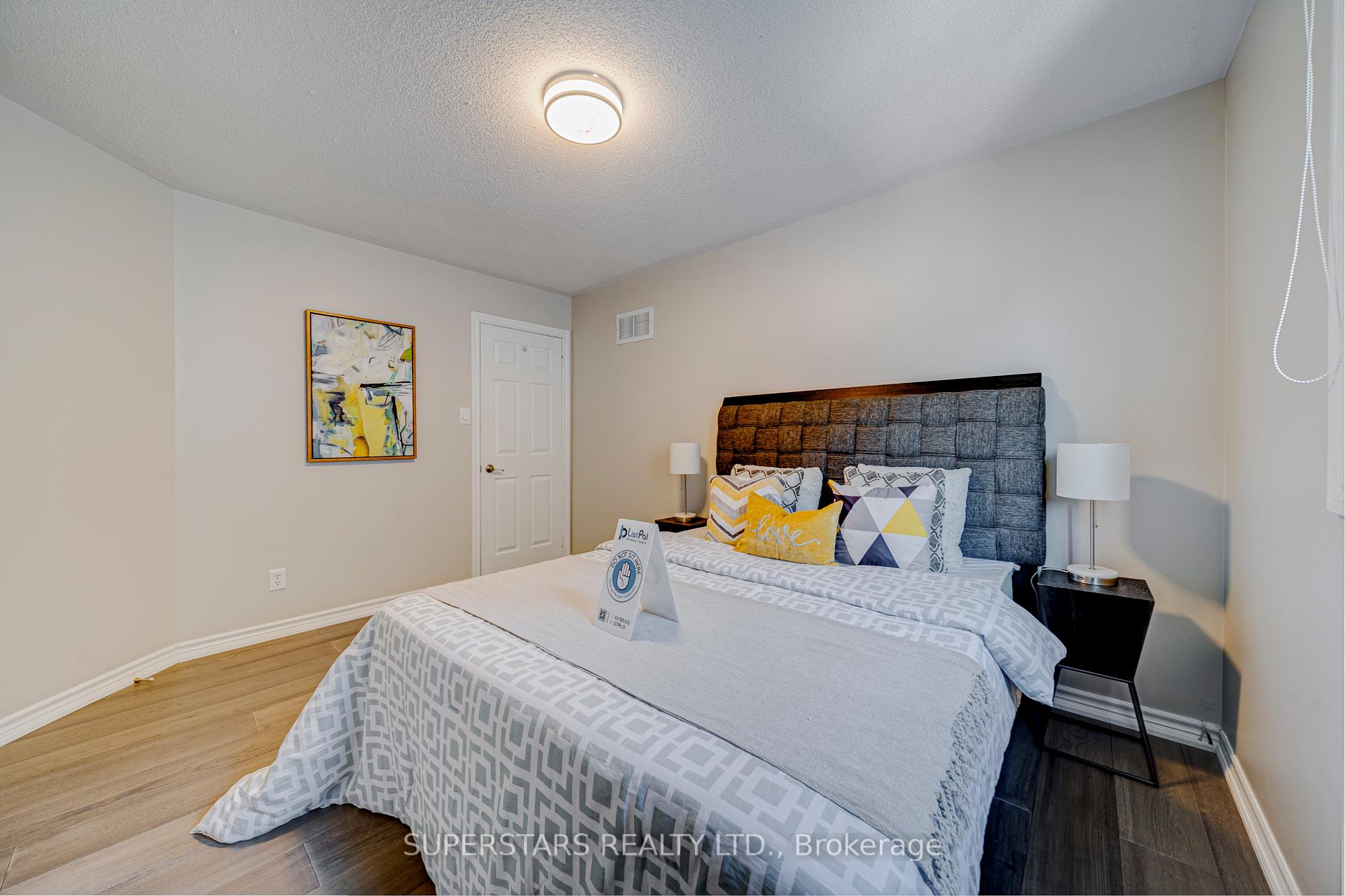 Photo 20 of 32 Divine Drive, Whitby, Rolling Acres — HOMEH