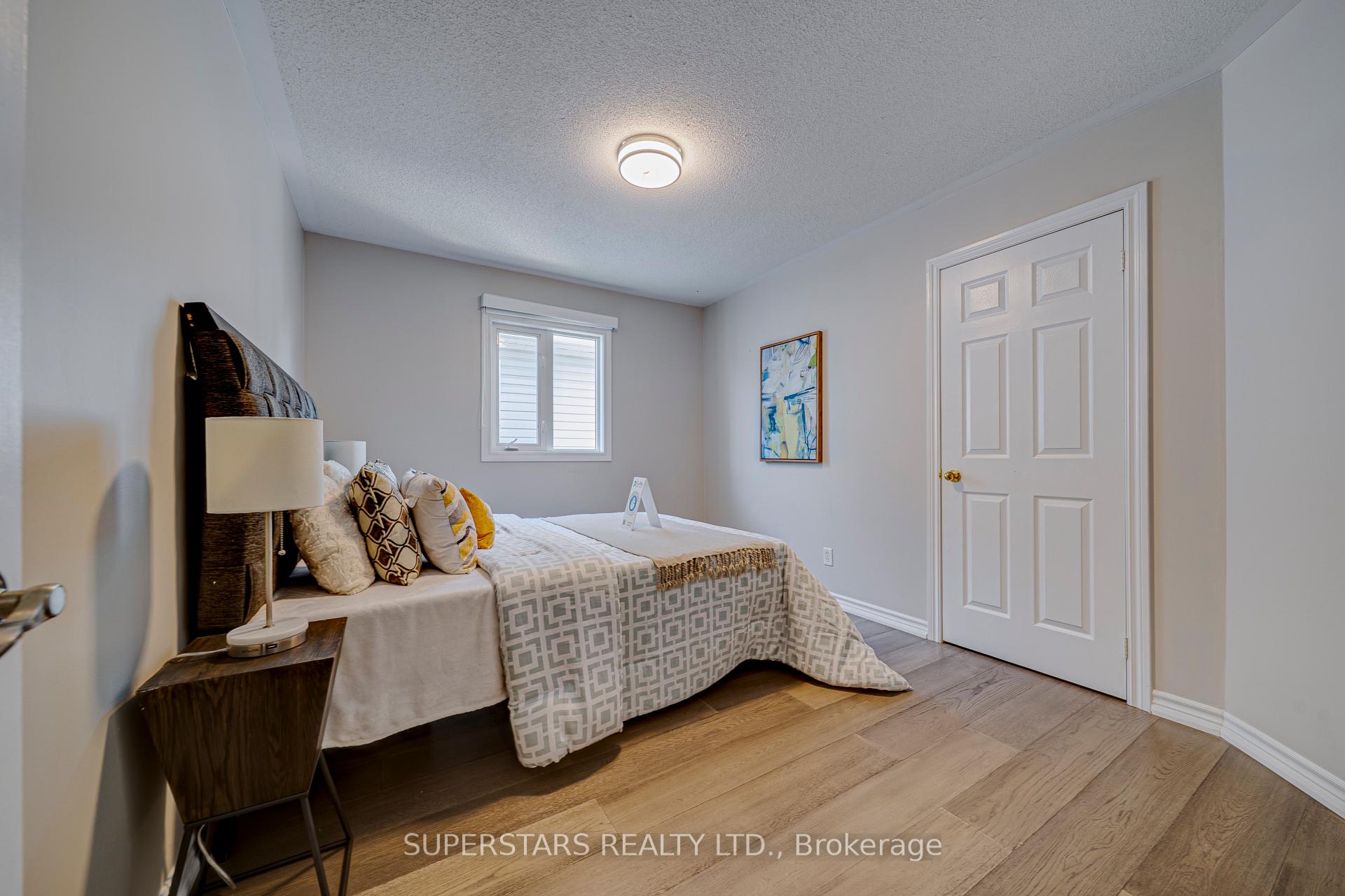 Photo 21 of 32 Divine Drive, Whitby, Rolling Acres — HOMEH