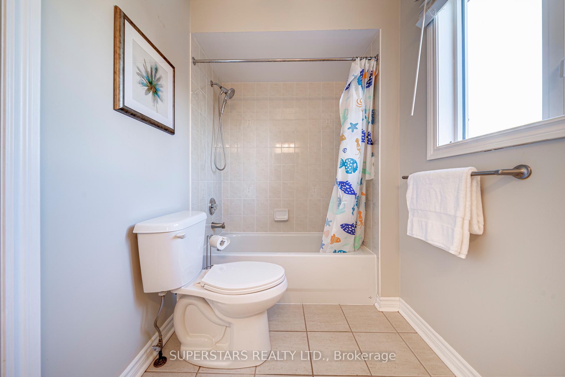 Photo 25 of 32 Divine Drive, Whitby, Rolling Acres — HOMEH