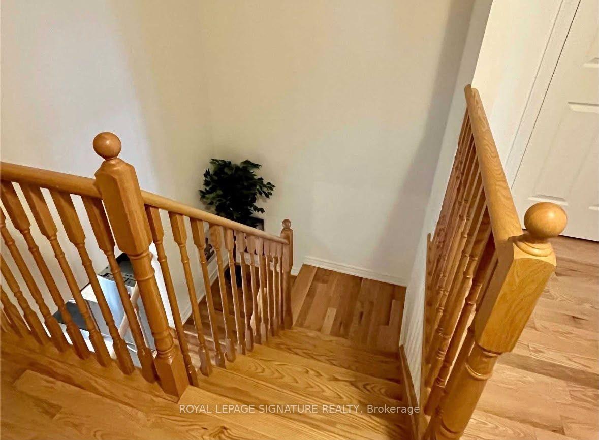 Photo 4 of 3932 Tufgar Crescent, Burlington, Alton — HOMEH