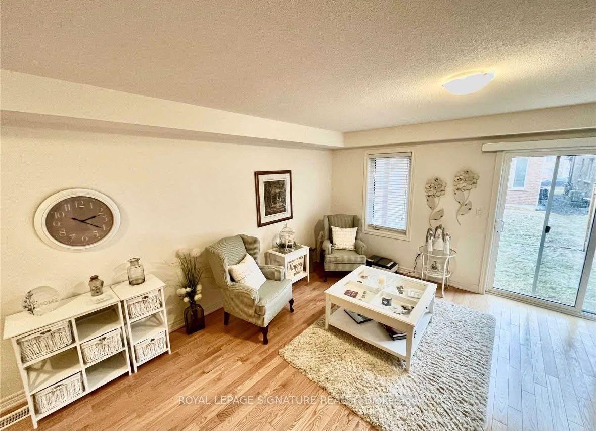 Photo 5 of 3932 Tufgar Crescent, Burlington, Alton — HOMEH