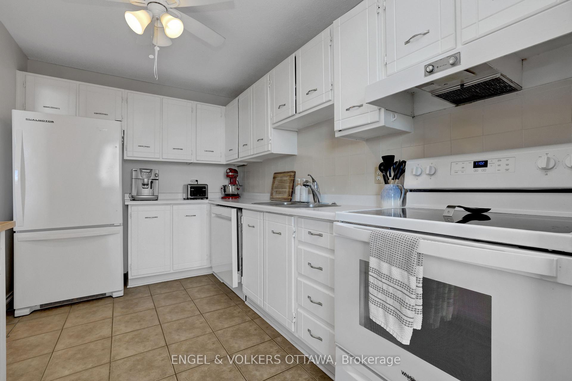 Photo 8 of Unit 2111, 665 Bathgate Drive, Ottawa, Carson Meadows — HOMEH