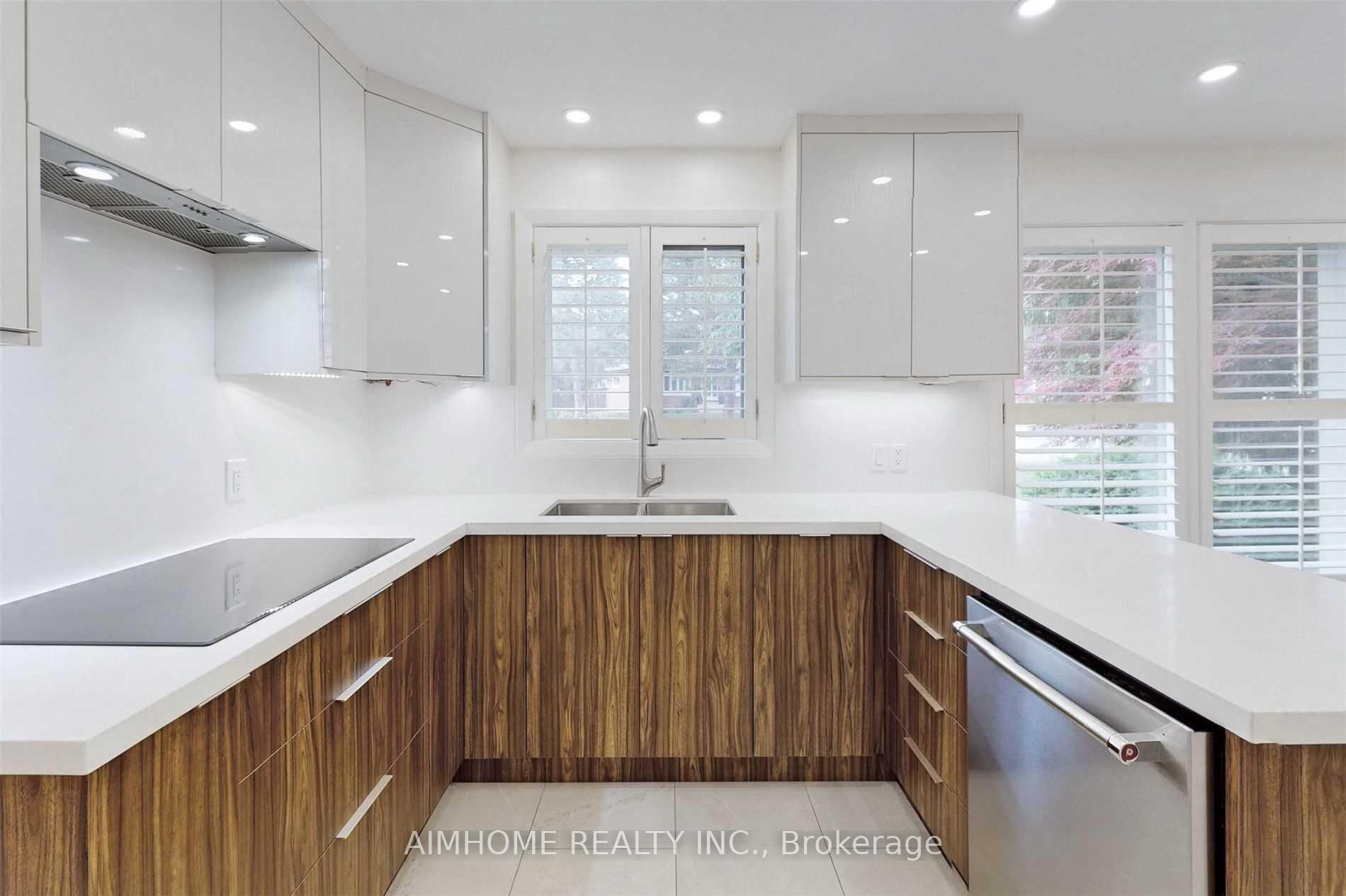 Photo 4 of 103 Alamosa Drive, North York, Bayview Village — HOMEH