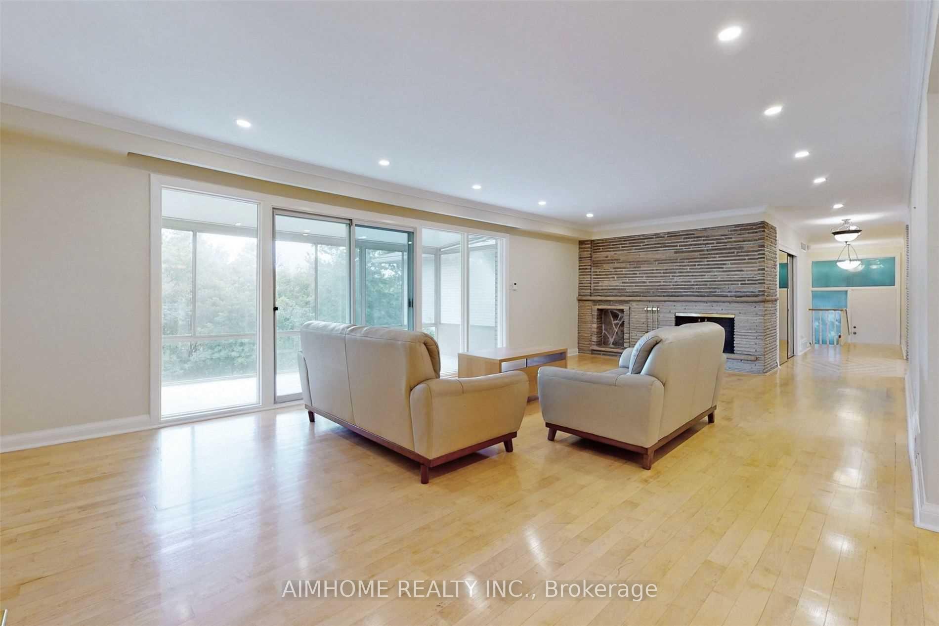 Photo 5 of 103 Alamosa Drive, North York, Bayview Village — HOMEH