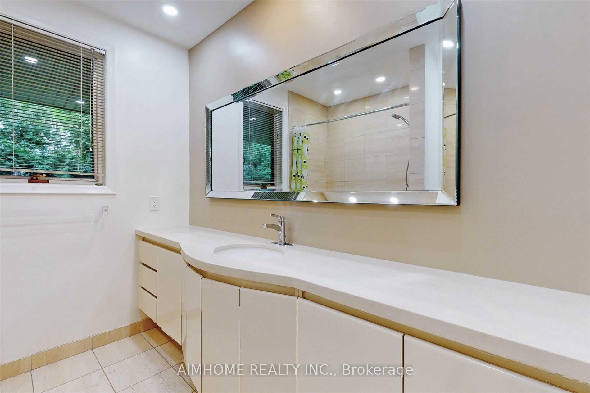 Photo 12 of 103 Alamosa Drive, North York, Bayview Village — HOMEH