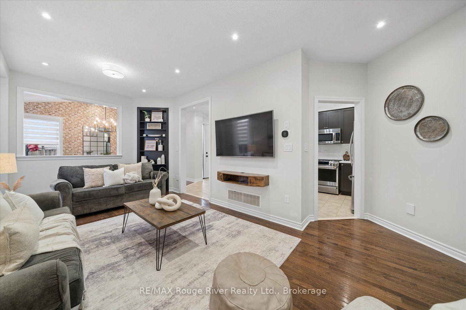 Photo 8 of 36 Shrewsbury Drive, Whitby, Brooklin — HOMEH
