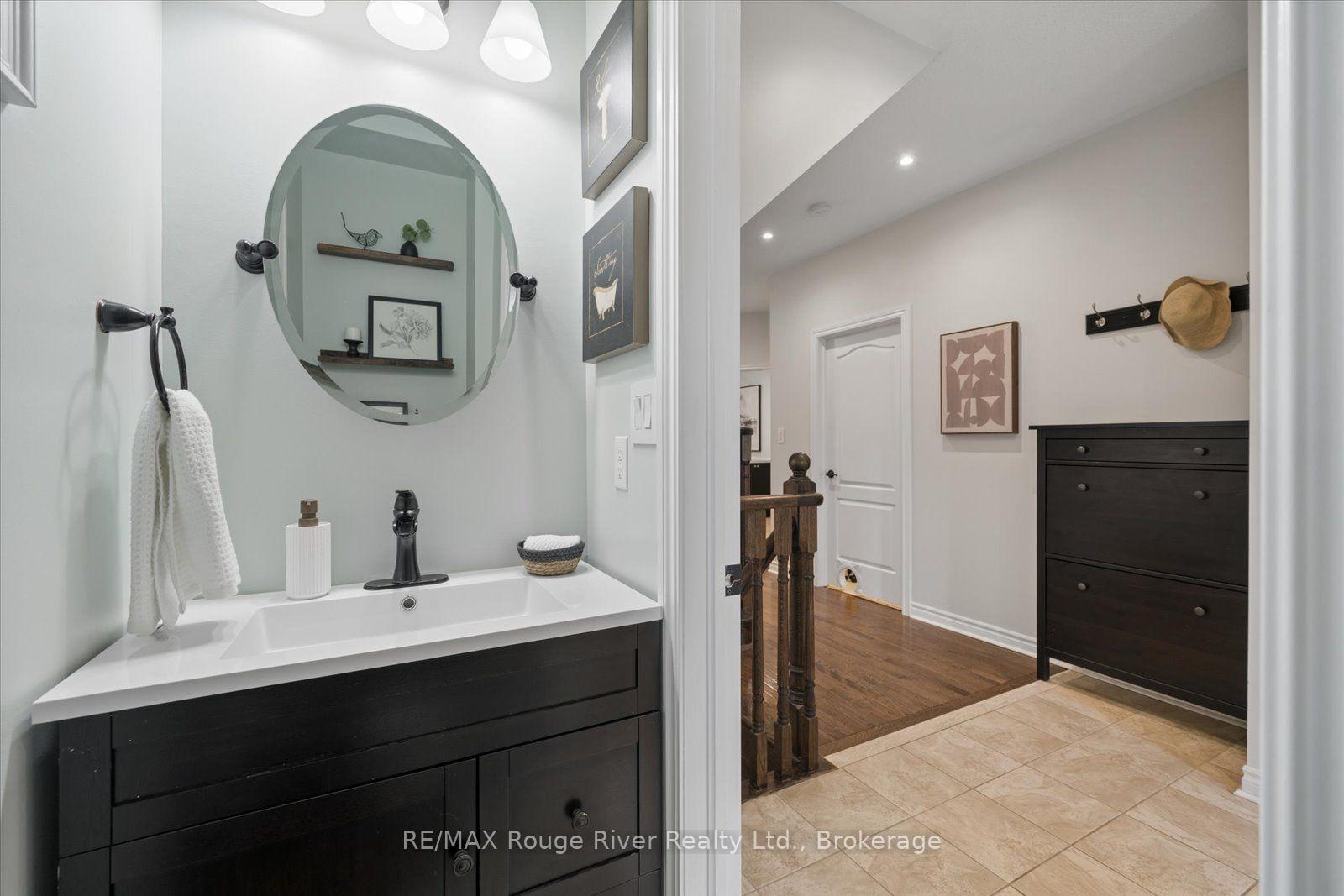 Photo 20 of 36 Shrewsbury Drive, Whitby, Brooklin — HOMEH