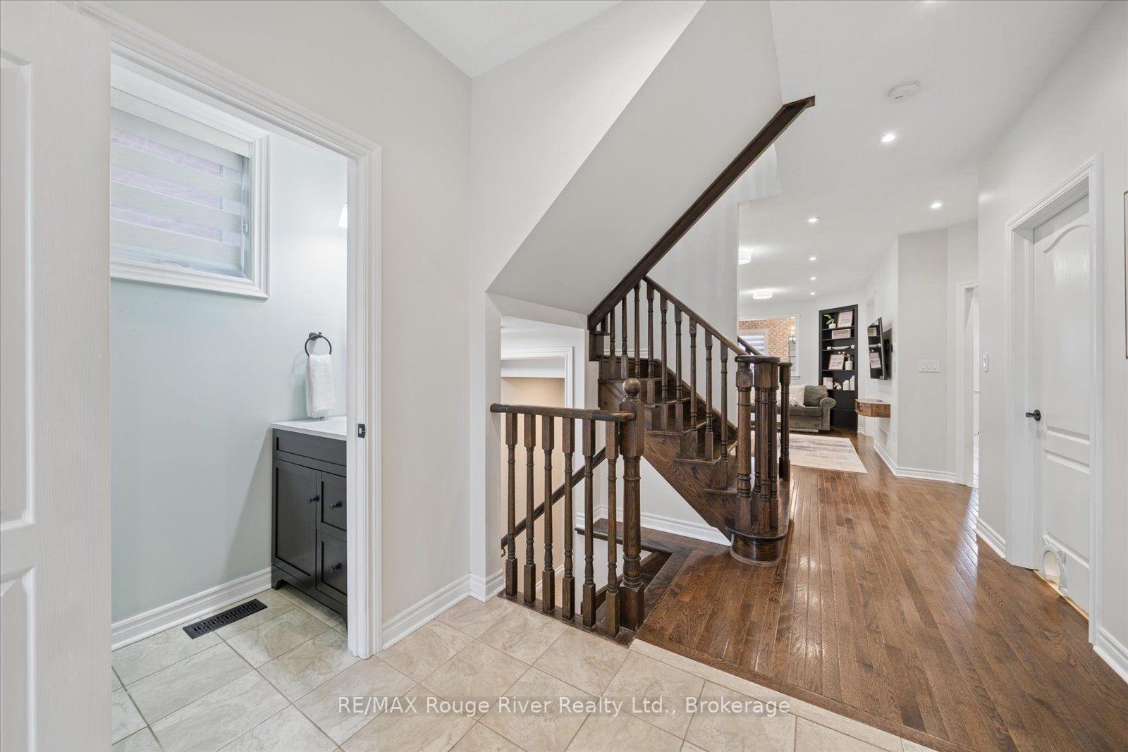 Photo 21 of 36 Shrewsbury Drive, Whitby, Brooklin — HOMEH