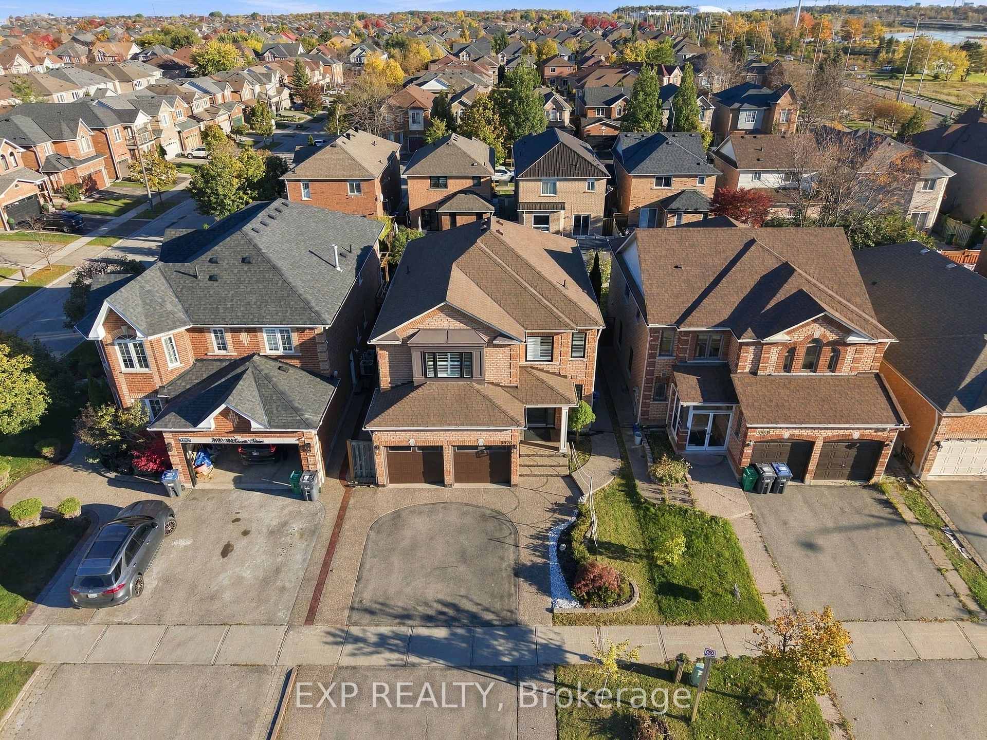 Photo 2 of 3976 Mcdowell Drive, Mississauga, Churchill Meadows — HOMEH