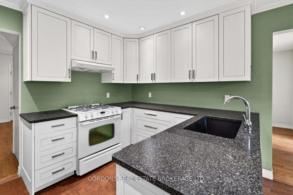 Photo 13 of 12 Casterton Avenue, Kingston, Central City West — HOMEH